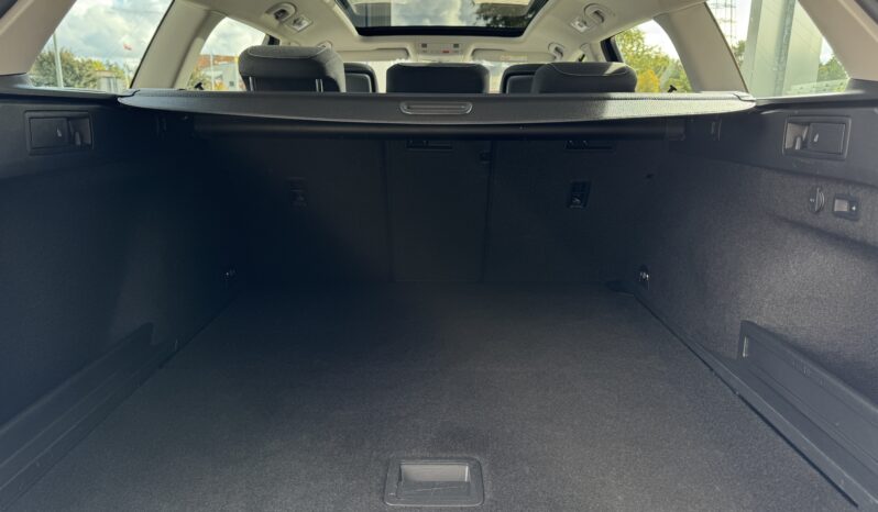 
Volkswagen Passat Variant B8, 2.0Tdi,manuāls,melna full									