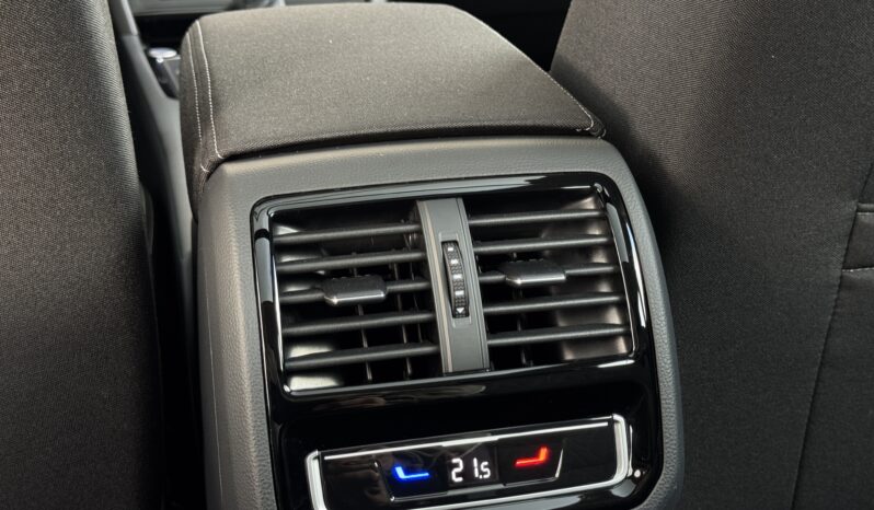 
Volkswagen Passat Variant B8, 2.0Tdi,manuāls,melna full									