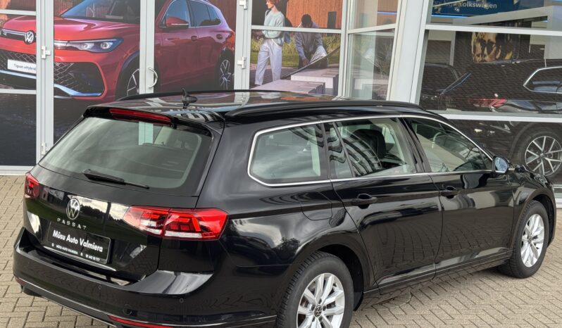 
Volkswagen Passat Variant B8, 2.0Tdi,manuāls,melna full									