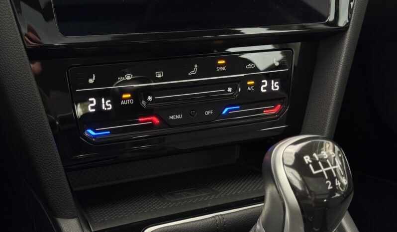 
Volkswagen Passat Variant B8, 2.0Tdi,manuāls,melna full									