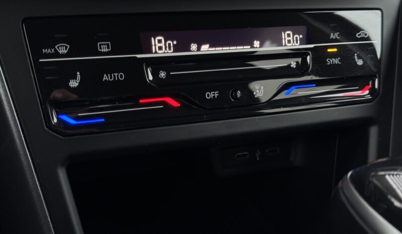 
Volkswagen Taigo Style, 1.0Tsi,DSG,pelēka full									