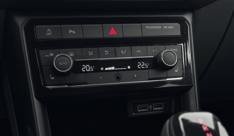 
Volkswagen T-Cross, 1.0 ,autom,smilšu krāsa full									