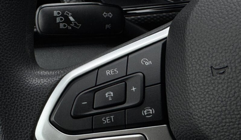 
Volkswagen T-Cross, 1.0 ,autom,smilšu krāsa full									