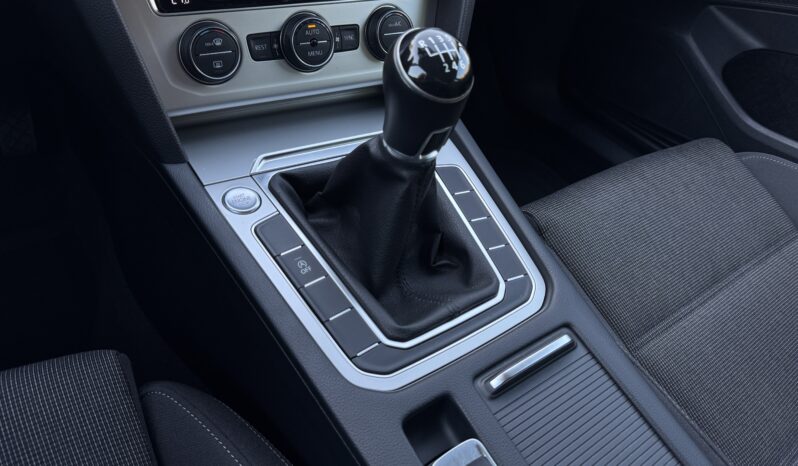 
Volkswagen Passat Variant B8, 1.5l, 110kw,pelēka full									
