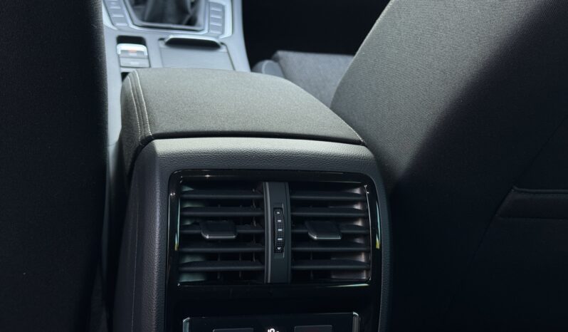 
Volkswagen Passat Variant B8, 1.5l, 110kw,pelēka full									