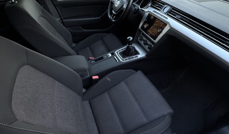 
Volkswagen Passat Variant B8, 1.5l, 110kw,pelēka full									