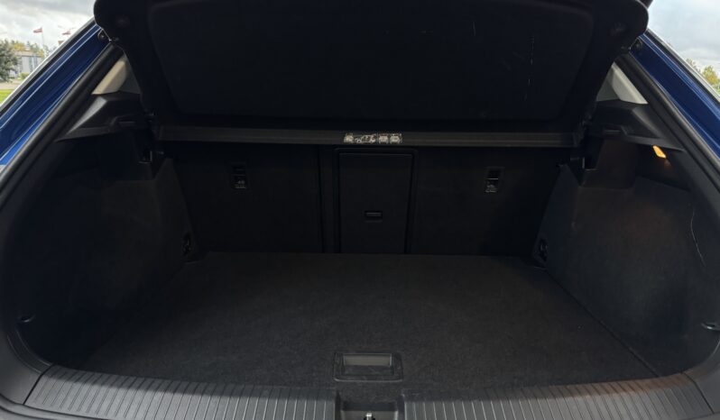 
Volkswagen T-Roc Style, 1.5Tsi, 150Zs,zila full									