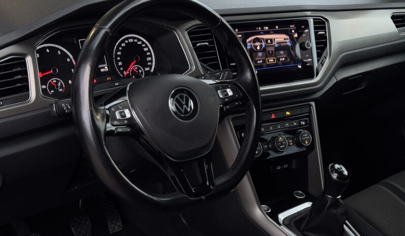 
Volkswagen T-Roc Style, 1.5Tsi, 150Zs,zila full									