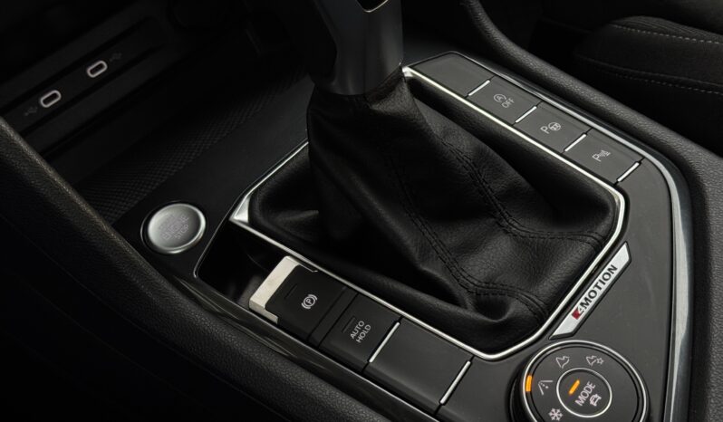 
Volkswagen Tiguan Allspace, 2.0Tsi,4×4,melna full									