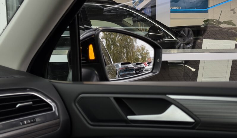 
Volkswagen Tiguan Allspace, 2.0Tsi,4×4,melna full									