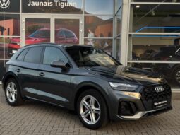 
Audi Q5 S-Line, 2.0Tdi35 , 160Zs, pelēka full									