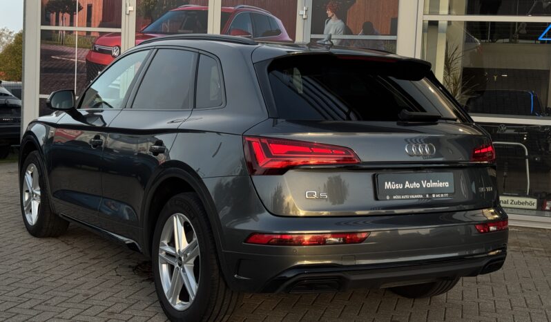 
Audi Q5 S-Line, 2.0Tdi35 , 160Zs, pelēka full									