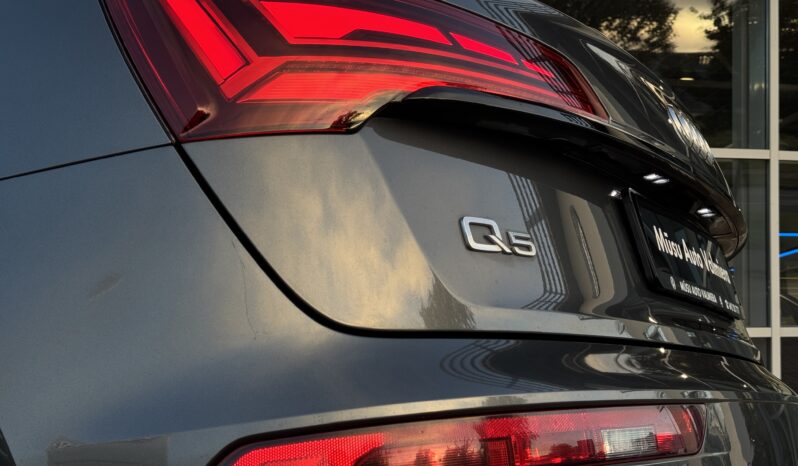 
Audi Q5 S-Line, 2.0Tdi35 , 160Zs, pelēka full									