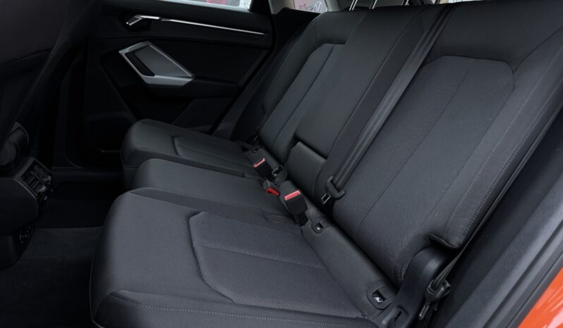
Audi Q3, 2.0Tdi, 150Zs, Manuālā k, oranža full									