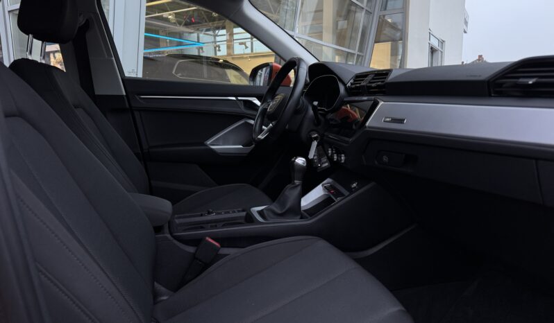 
Audi Q3, 2.0Tdi, 150Zs, Manuālā k, oranža full									