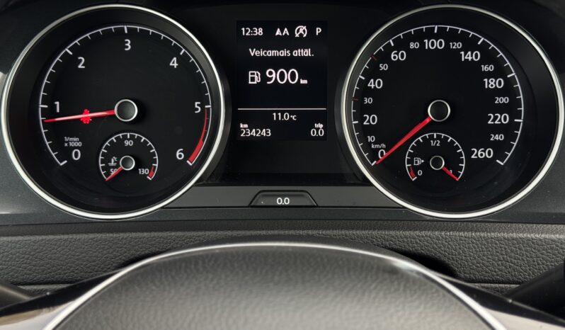 
Volkswagen Golf R-Line 2.0 Tdi,balta full									
