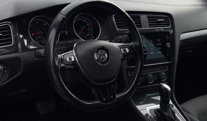 
Volkswagen Golf R-Line 2.0 Tdi,balta full									