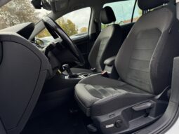 
Volkswagen Golf R-Line 2.0 Tdi,balta full									