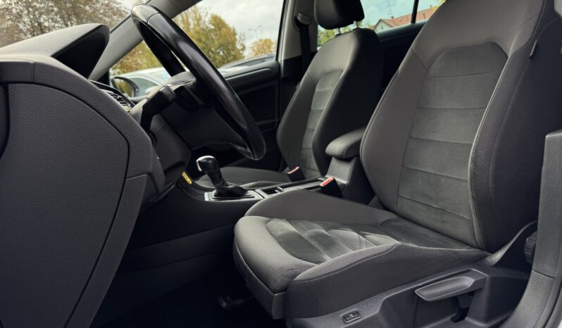 
Volkswagen Golf R-Line 2.0 Tdi,balta full									