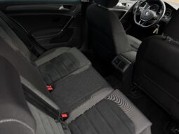 
Volkswagen Golf R-Line 2.0 Tdi,balta full									