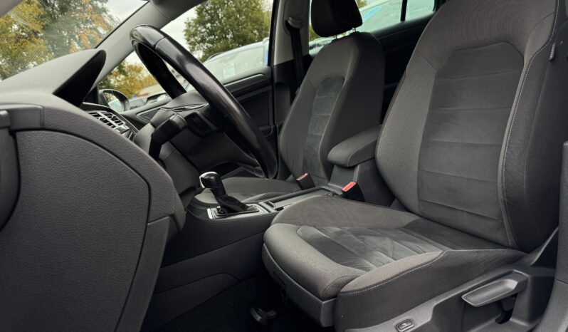 
Volkswagen Golf 7, 2.0Tdi, 150Zs,pelēka full									