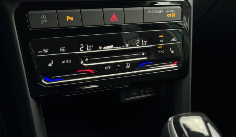 
Volkswagen T-Cross, 1.0L,zaļš full									