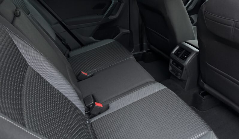 
Volkswagen Tiguan 1.5 Tsi (Benzīns) Life,150zs,autom.,pelēka full									
