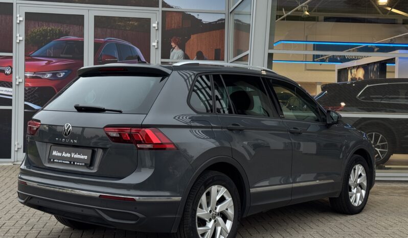 
Volkswagen Tiguan 1.5 Tsi (Benzīns) Life,150zs,autom.,pelēka full									